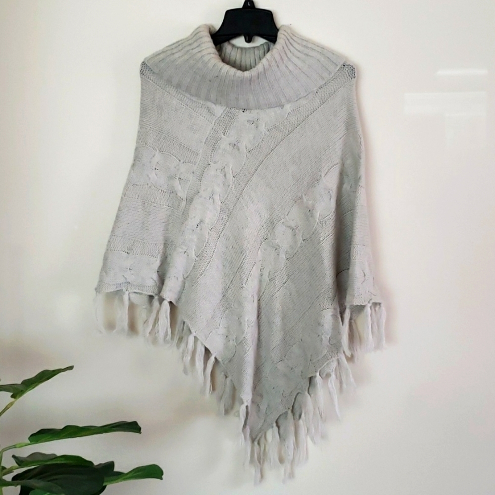 Dressbarn gray turtle cowl neck poncho, fringe, chunky knit shawl poncho S/M